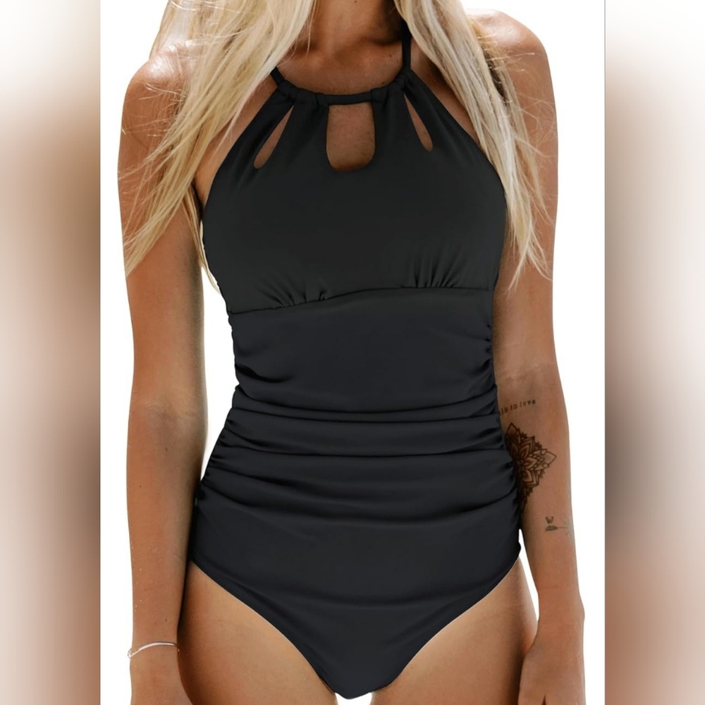 NWT. Cupshe Black Keyhole One-Piece Swimsuit With Lace Up Back Amd Tummy Control
